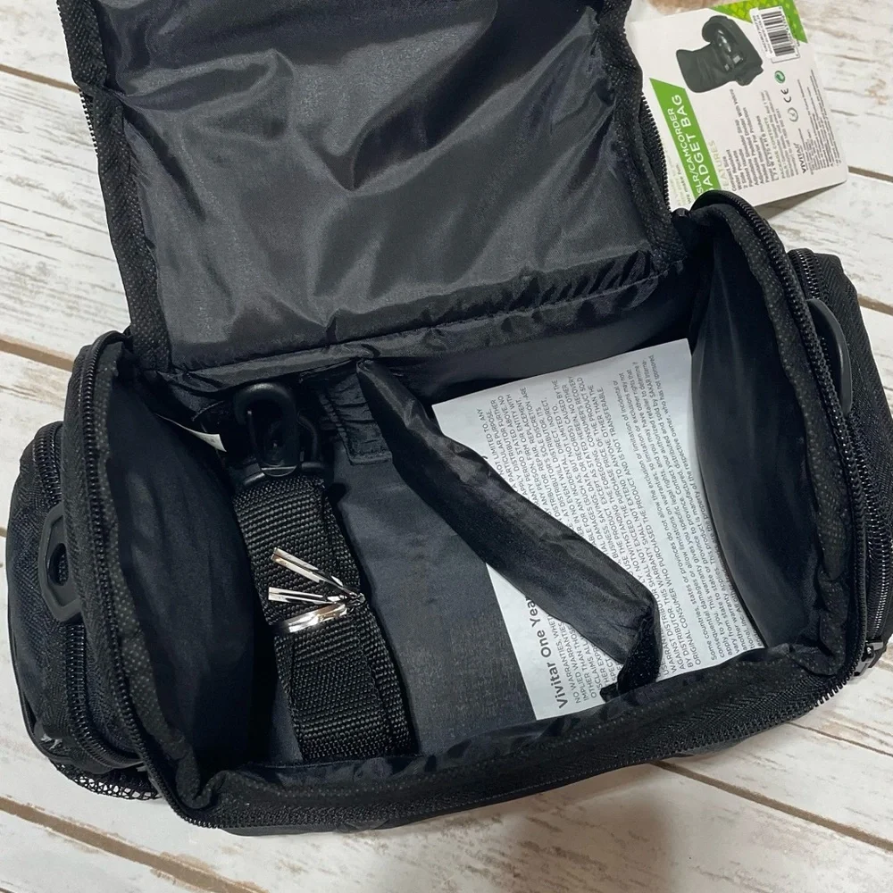 Vivitar Gadget Bag. NWT